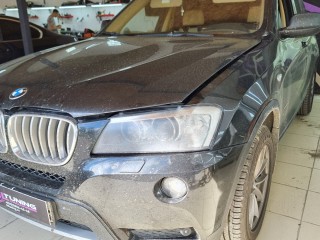 BMW X3 глубокая полировка и бронирование фар полиуретановой плёнкой (2)